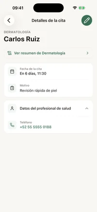 Pantalla de detalle de una cita en FichaMed con especialidad, nombre del profesional, fecha y notas personales.