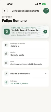 Schermata di dettaglio di una visita in FichaMed con specialità, nome del professionista, data e note personali.