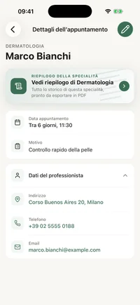 Schermata di dettaglio di una visita in FichaMed con specialità, nome del professionista, data e note personali.